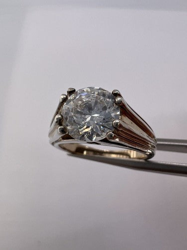 925 Sterling Silver & CZ Ring Size 6.5