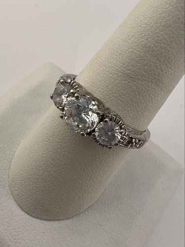 925 Sterling Silver & CZ Ring Size 8.5