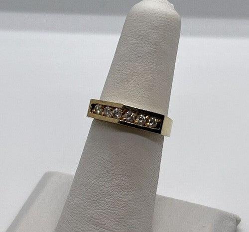 14K Yellow Gold & Colorless Sapphire Ring Size 5.5