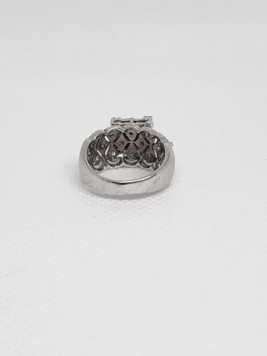 14K White Gold & Diamonds 0.5Ct Ring Size 4