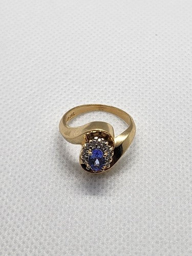 14K Yellow Gold Tanzanite & Diamonds Ring Size 5