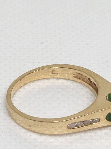 14K Yellow Gold Emerald & Diamonds Ring Size 5.5