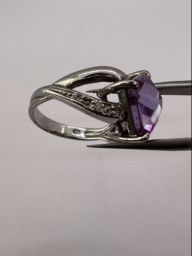 925 Sterling Silver Purple CZ Ring Size 6.5