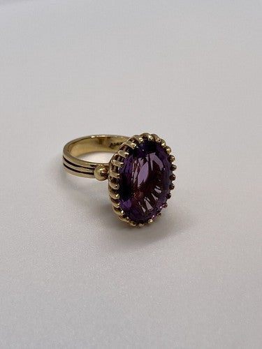 14K Yellow Gold & Amethyst Ring Size 5.5