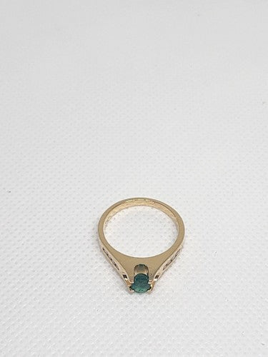 14K Yellow Gold Emerald & Diamonds Ring Size 5.5