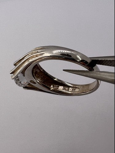 925 Sterling Silver & CZ Ring Size 6.5