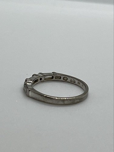 925 Sterling Silver & CZ Ring Size 6.5