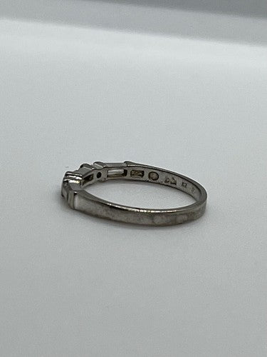 925 Sterling Silver & CZ Ring Size 6.5