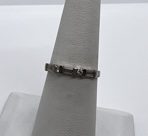 925 Sterling Silver & CZ Ring Size 6.5