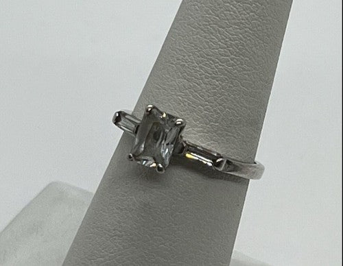 925 Sterling Silver & CZ Ring Size 6.5