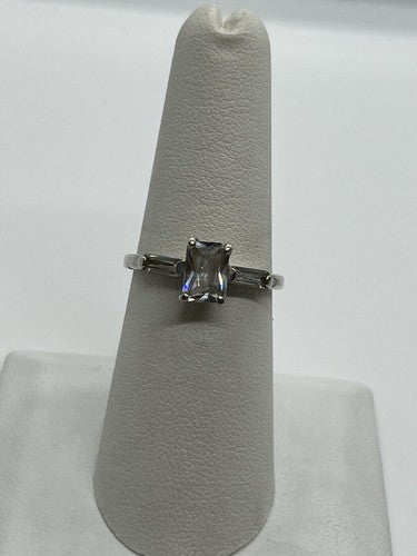 925 Sterling Silver & CZ Ring Size 6.5