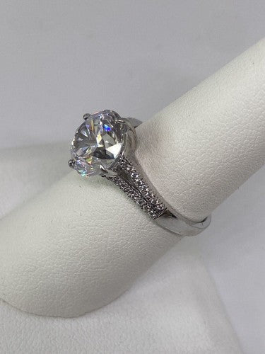 925 Sterling Silver CZ Ring Size 7.75
