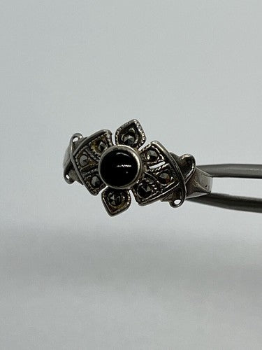925 Sterling Silver Onyx & Marcasite Ring Size 7