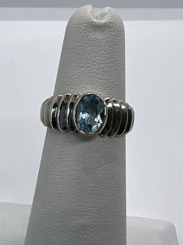 925 Sterling Silver & Blue Topaz Ring Size 5