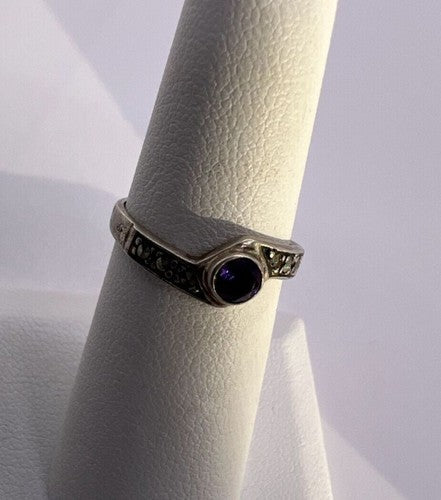 925 Sterling Silver Amethyst & Marcasite Ring Size 5.5