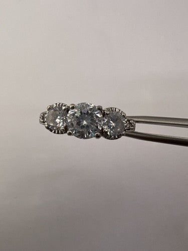 925 Sterling Silver & CZ Ring Size 8.5