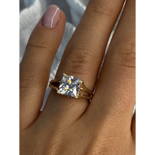 925 STERLING SILVER GOLD PLATED BGE CZ RING SIZE 7