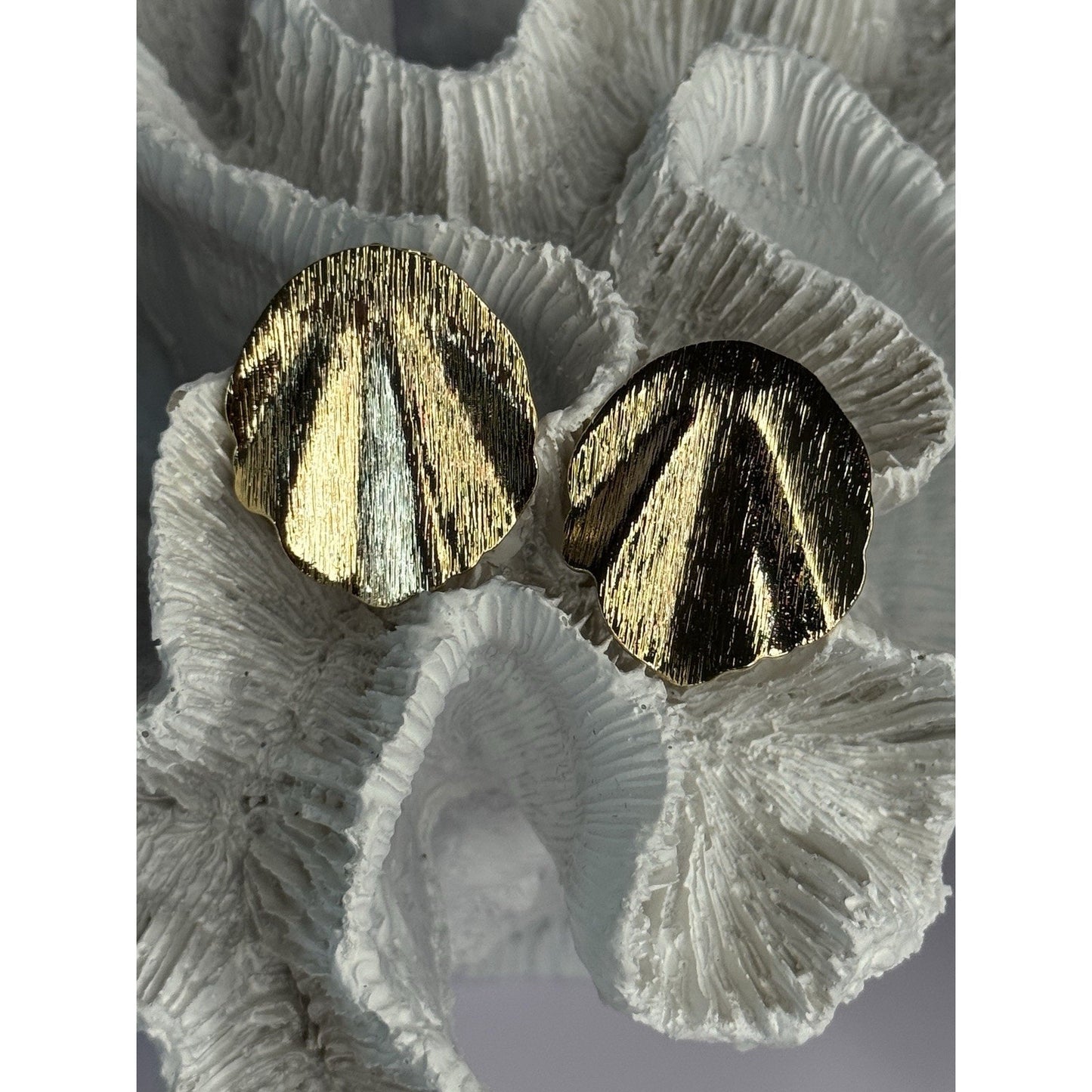 UNIQUE GOLD PLATED EARRINGS LENGTH 1.15 INCH