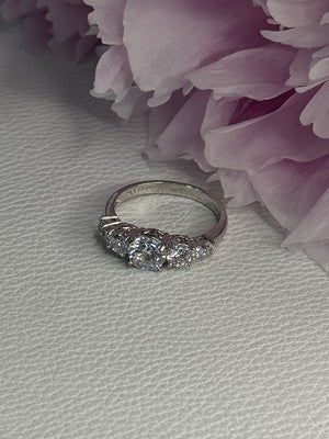 Shiny 925 Sterling Silver CZ Ring Size 7