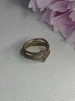 Classy 925 Sterling Silver Diamonds Ring Size 7