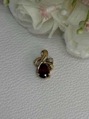 10K Yellow Gold Garnet & Diamond Pendant Length 0.65 Inch