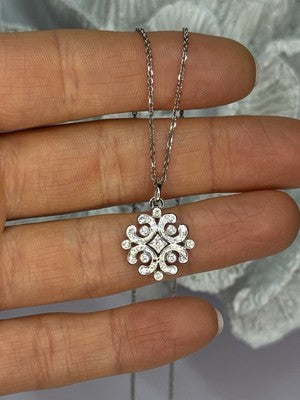 14K WHITE GOLD DIAMONDS NECKLACE LENGTH 17 INCH