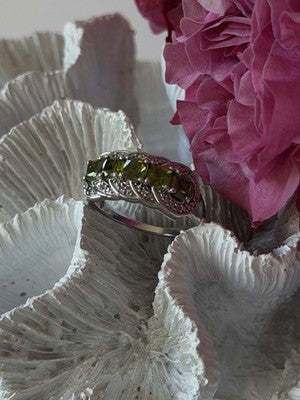 925 Sterling Silver Peridot & Diamond Ring Size 8.5