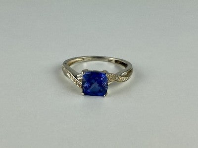 925 Sterling Silver Iolite & CZ Ring Size 6.75