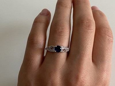 925 Sterling Silver Blue & White CZ Ring Size 7