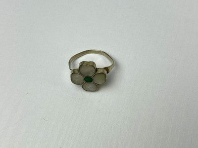 925 Sterling Silver Mother OF Pearl & Green Nephrite "Flower" Ring Size 6.5