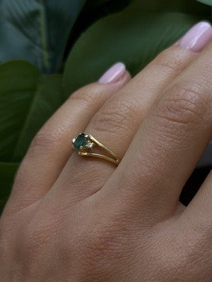 Classic 14K Yellow Gold Ring Emerald & Diamond Size 7