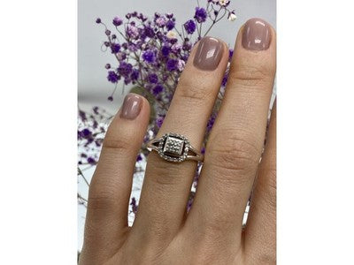 925 Sterling Silver White Sapphires Ring Size 5.5