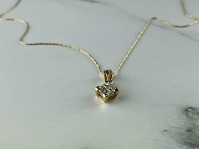 10/14 Yellow Gold White Sapphire Chain With Pendant