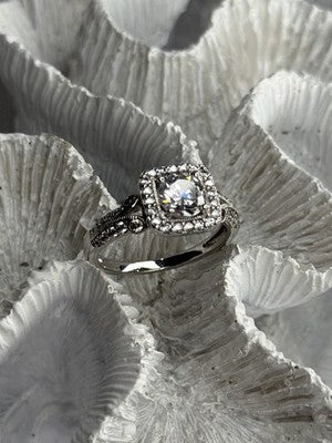 Shiny 925 Sterling Silver Cz Ring Size 10