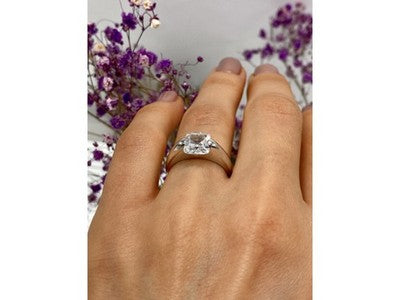 925 Sterling Silver CZ Ring Size 6.5