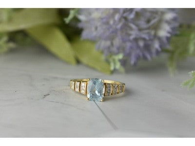10K Yellow Gold Aquamarine & Diamonds Ring Size 7