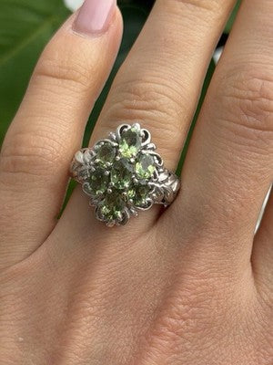 Elegant 925 Sterling Silver Peridot Ring Size 7