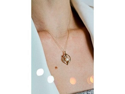 14 K Yellow Gold Pearl & Diamonds Chain With Pendant