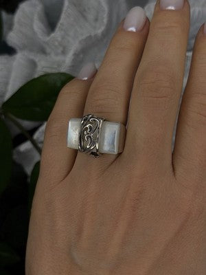 925 Sterling Silver White Abalone Mother of Pearl Ring Size 7