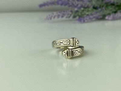 Vintage 925 Sterling Silver Ring Size 5.5 (Adjustable)