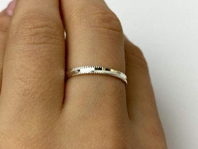 925 Sterling Silver Band Ring Size 8.5 Italy