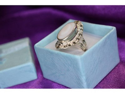 925 Sterling Silver Mother OF Pearl & Marcasites Ring Size 6.5