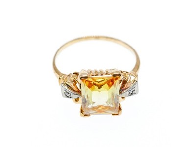 10K Yellow Gold Yellow Topaz & Diamonds Ring Size 9.75