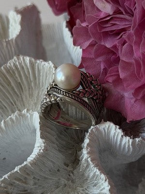 925 Sterling Silver Pearl Ring Size 6