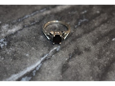 925 Sterling Silver Garnet & Black Jade Ring Size 6.5