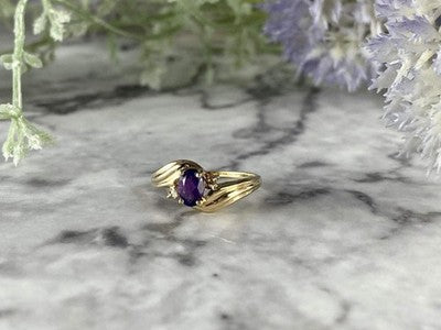 10K Yellow Gold Amethyst & Diamonds Ring Size 5.5