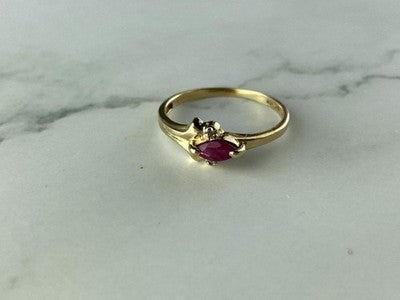 10K Yellow Gold Ruby & Diamonds Ring Size 6.75
