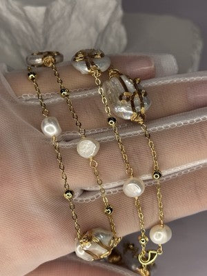 GOLD PLATED PEARL NECKLACE APPROX LENGTH 32 INCH BOTTOM OF PENDANT 4 INCH