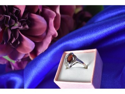 925 Sterling Silver Garnet Ring Size 6.5