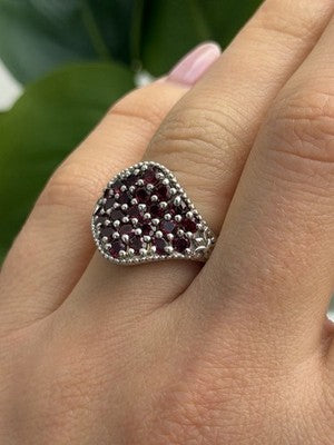 Beautiful 925 Sterling Silver Garnet Ring Size 7